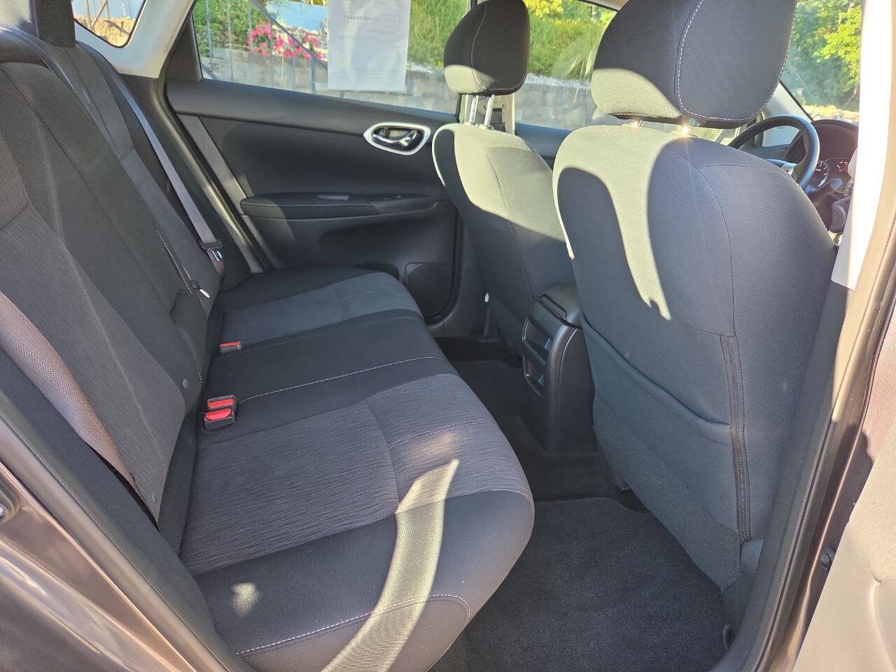 Used 2015 Nissan Sentra SV FWD image 19