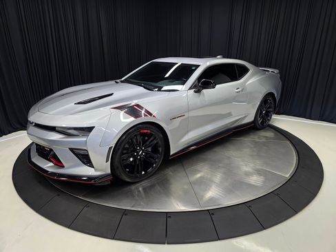 Used 2018 Chevrolet Camaro SS w/ Redline Edition RWD image 9