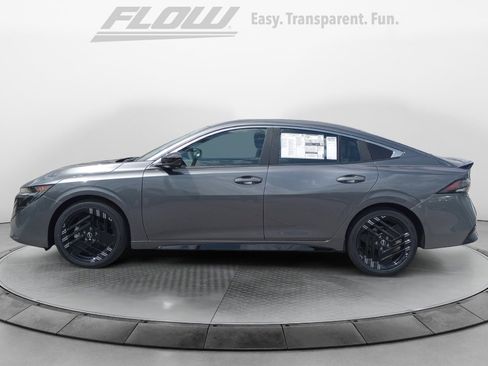 New 2026 Nissan Sentra SR w/ SR Premium Package FWD image 4
