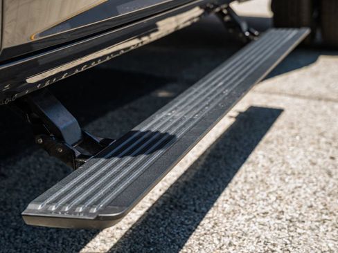 New 2026 RAM 3500 Laramie AWD/4WD image 22