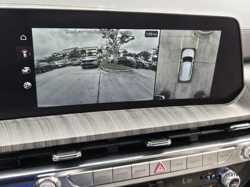 Certified 2024 Kia Telluride SX Prestige AWD/4WD image 24