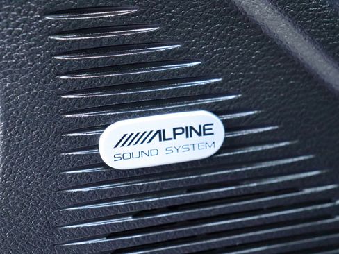 Used 2019 Dodge Challenger SXT w/ Plus Package image 23