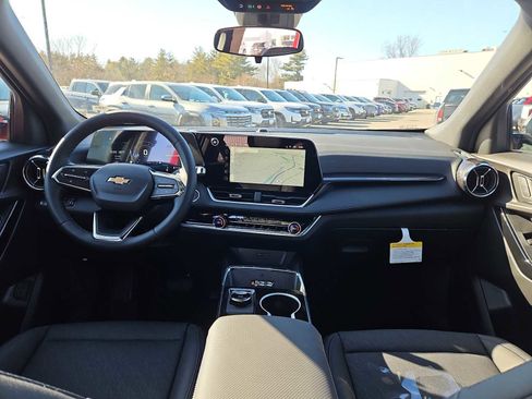 New 2026 Chevrolet Equinox LT w/ Convenience Package II AWD/4WD image 19