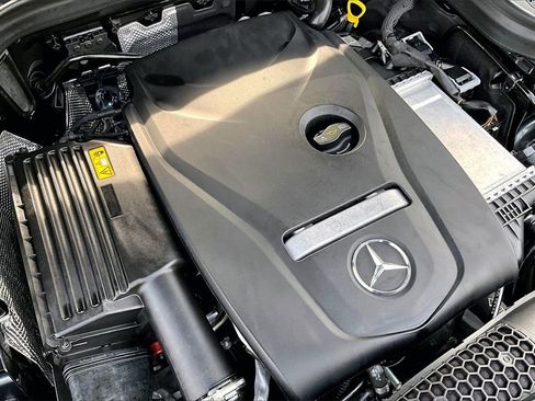 Used 2019 Mercedes-Benz GLC 300 w/ Premium Package image 29
