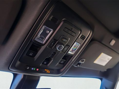 Used 2021 GMC Yukon XL SLT w/ SLT Premium Package image 25