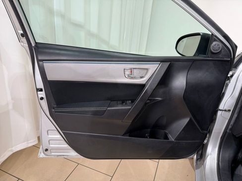 Used 2015 Toyota Corolla LE FWD image 14