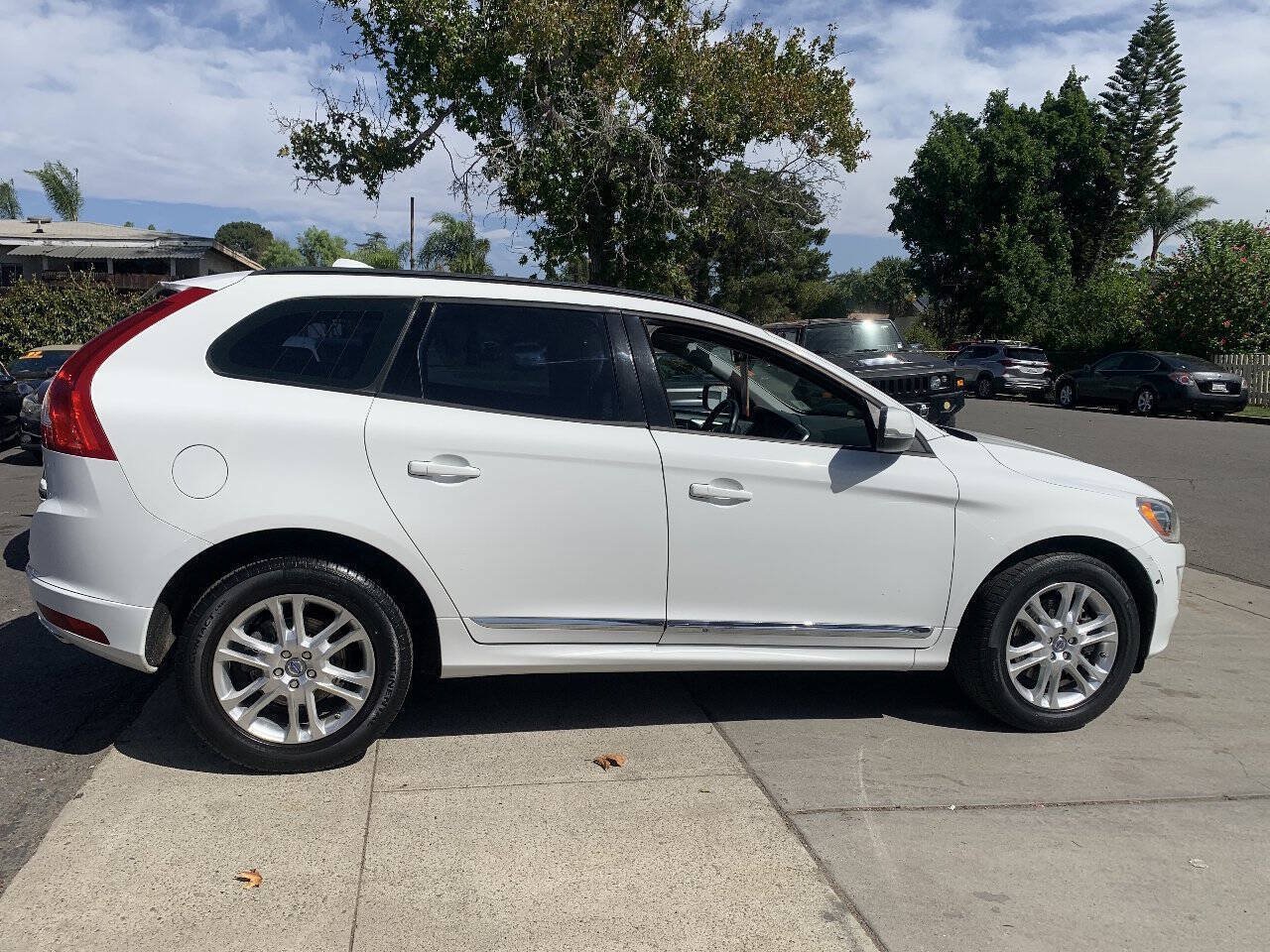 Used 2015 Volvo XC60 T5 FWD image 7