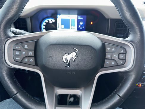 Used 2023 Ford Bronco Wildtrak image 15