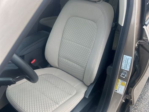 Used 2020 Ford Escape SE FWD image 5