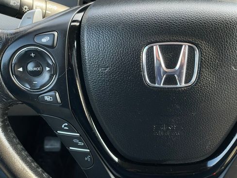 Used 2016 Honda Pilot Touring image 15