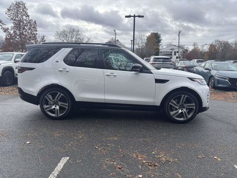 Used 2023 Land Rover Discovery S R-Dynamic image 4