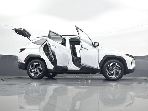 Certified 2022 Hyundai Tucson Limited AWD/4WD image 33