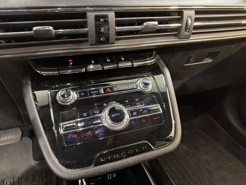 Used 2022 Lincoln Corsair FWD w/ Equipment Group 101A image 19