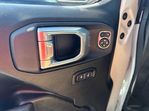 Used 2022 Jeep Wrangler Unlimited Sport AWD/4WD image 25
