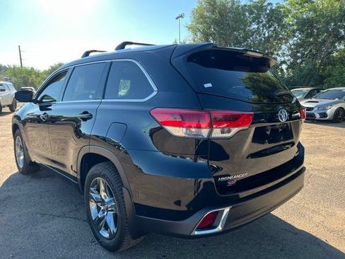 Used 2018 Toyota Highlander Limited Platinum AWD/4WD image 3
