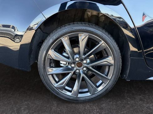 Used 2023 Toyota Corolla SE w/ SE Premium Package FWD image 15