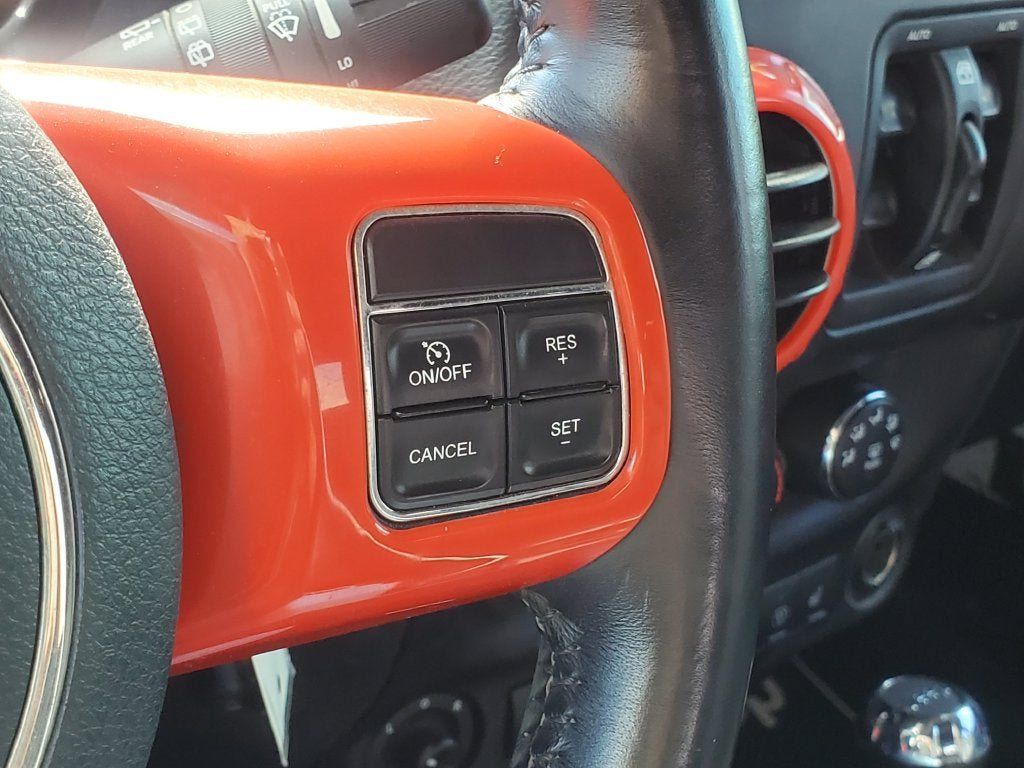 Used 2018 Jeep Wrangler Unlimited Sahara AWD/4WD image 12