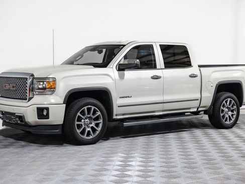 Used 2015 GMC Sierra 1500 Denali w/ Driver Alert Package image 17