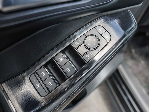 Used 2024 Nissan Rogue SV AWD/4WD image 9