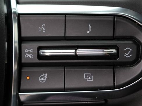 Used 2025 GMC Yukon Denali w/ Sun & Power Step Package image 15