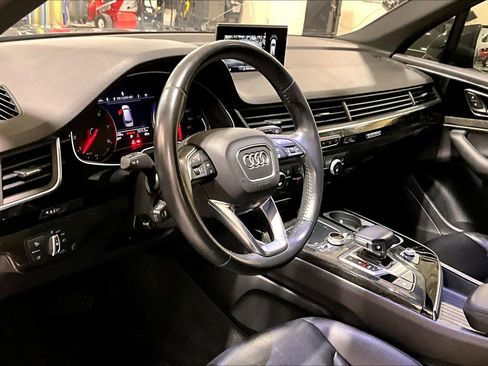 Used 2019 Audi Q7 3.0T Premium w/ Cold Weather Package image 16