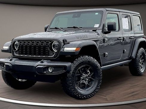 Used 2025 Jeep Wrangler Unlimited Sport AWD/4WD image 3