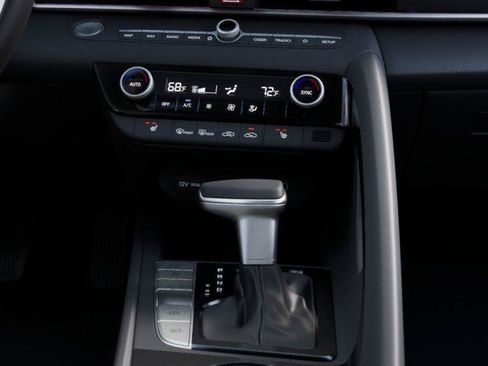 New 2026 Hyundai Elantra Limited FWD image 33
