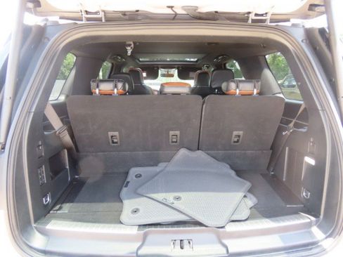 Used 2021 Lincoln Navigator Reserve w/ Luxury Package RWD image 12