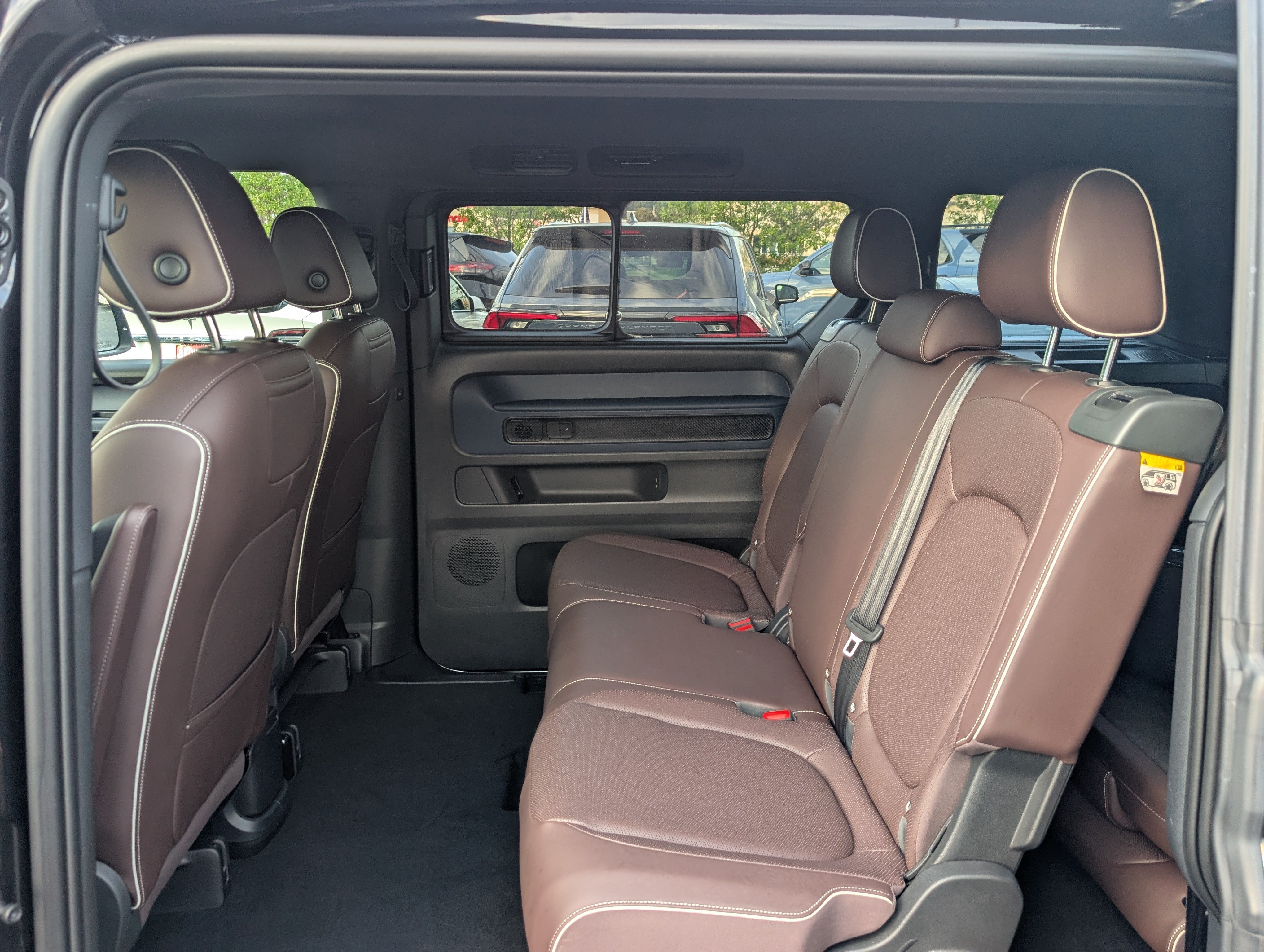 Used 2025 Volkswagen ID. Buzz 1st Edition RWD image 15