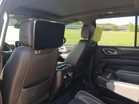 Used 2021 GMC Yukon AT4 w/ AT4 Premium Plus Package AWD/4WD image 9