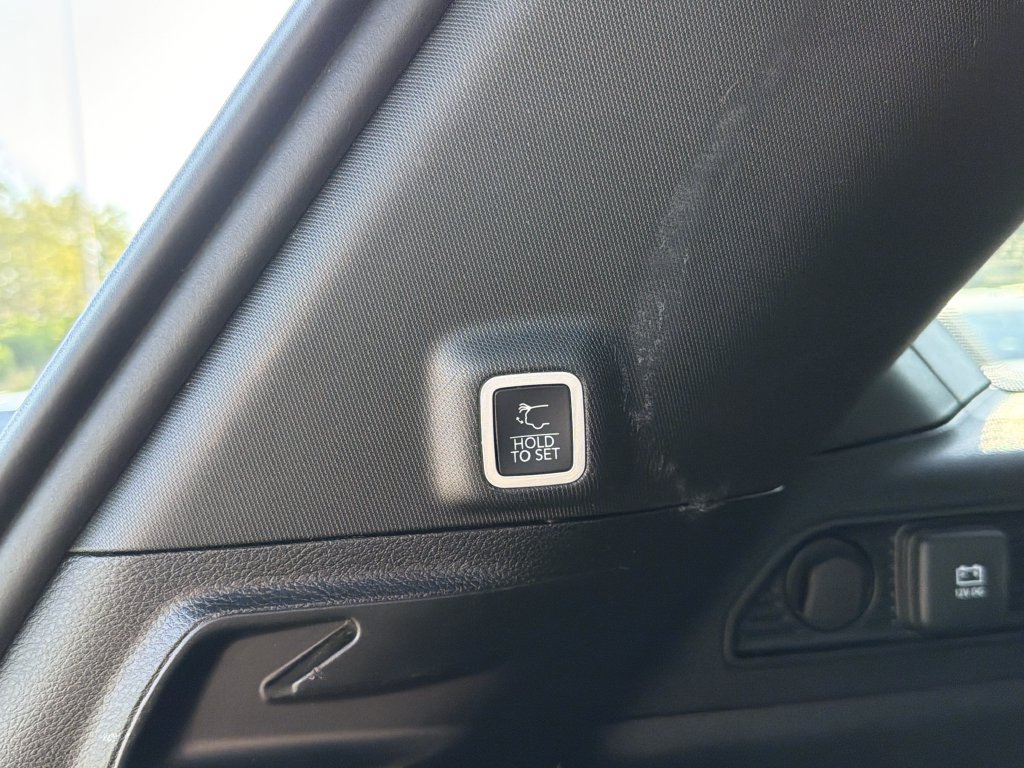 Used 2023 Jeep Grand Cherokee Altitude AWD/4WD image 15