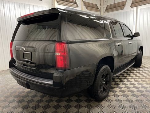 Used 2016 Chevrolet Suburban LT RWD image 21