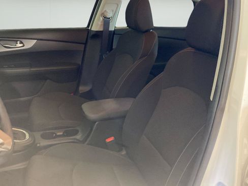 Used 2020 Kia Forte LXS FWD image 24