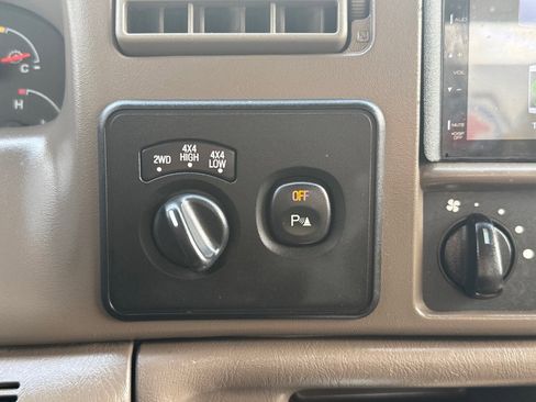 Used 2002 Ford F350 Lariat image 19