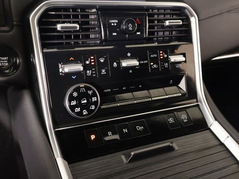 Used 2025 Nissan Armada Platinum Reserve image 8