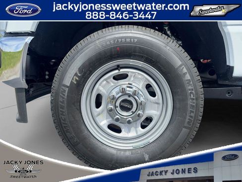 New 2026 Ford F250 XL w/ XL Chrome Package AWD/4WD image 9