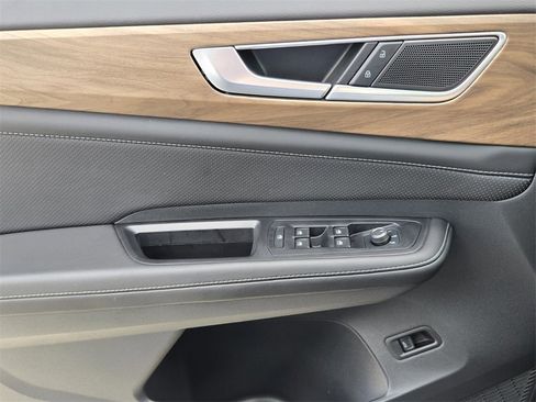 Certified 2025 Volkswagen Atlas SE w/ Panoramic Sunroof Package image 27