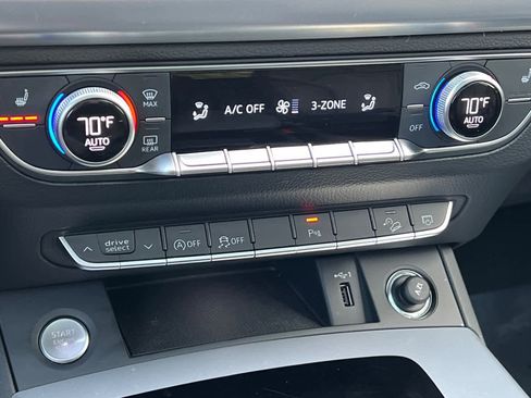 Used 2025 Audi Q5 2.0T Premium image 22