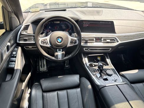 Used 2022 BMW X7 xDrive40i w/ M Sport Package AWD/4WD image 8