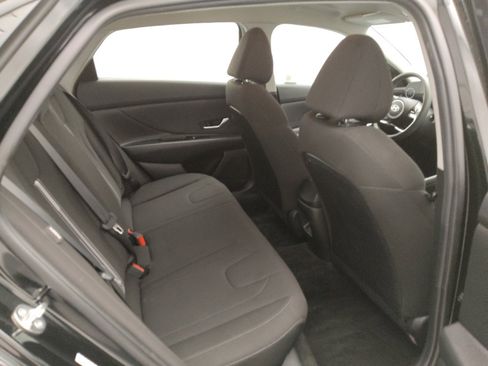 Used 2024 Hyundai Elantra SEL image 19