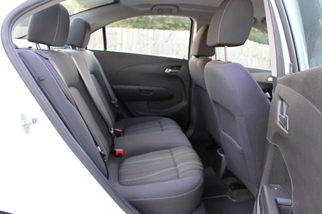 Used 2018 Chevrolet Sonic LT FWD image 33