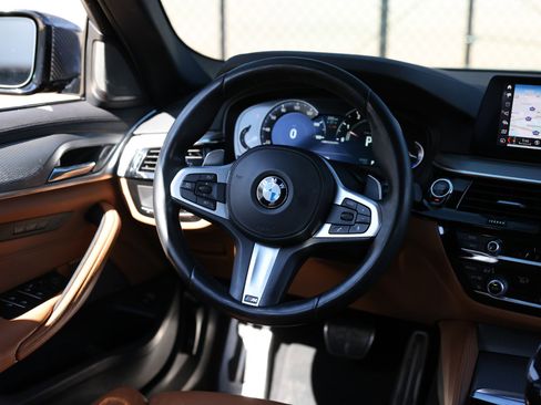 Used 2019 BMW M550i xDrive image 32