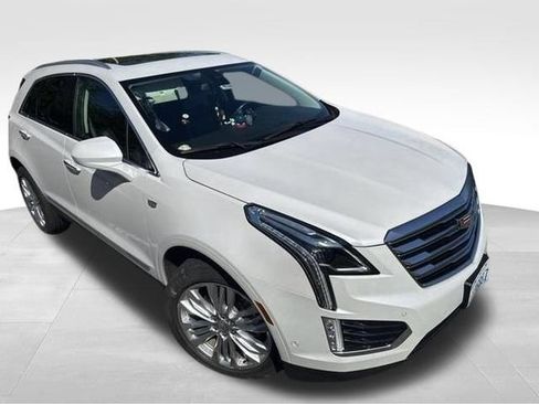 Used 2017 Cadillac XT5 Premium Luxury w/ Driver Assist Package AWD/4WD image 11
