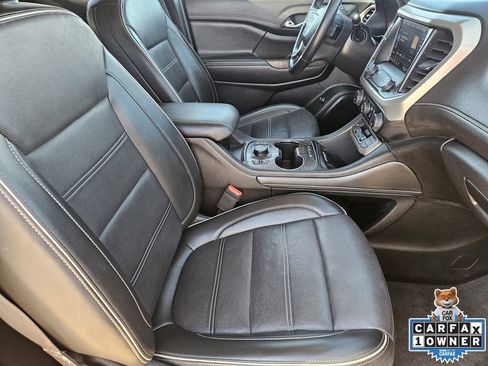 Used 2023 GMC Acadia Denali image 18