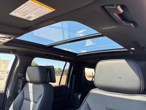 New 2026 GMC Yukon XL Denali image 11