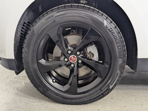Used 2020 Jaguar F-PACE Premium image 9