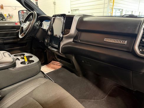 Used 2024 RAM 2500 Big Horn w/ Sport Appearance Package image 9