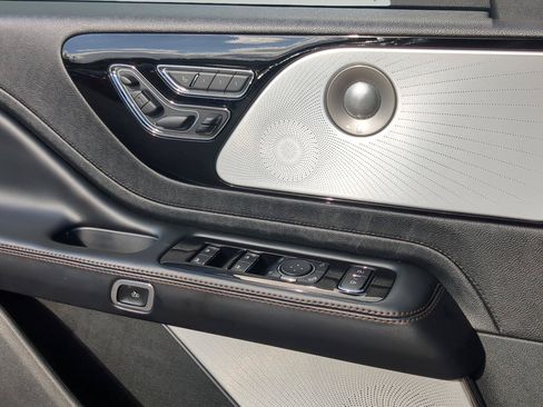 Used 2023 Lincoln Aviator Grand Touring w/ Equipment Group 301A AWD/4WD image 11