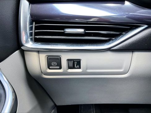 Used 2023 Cadillac XT4 Luxury FWD image 34