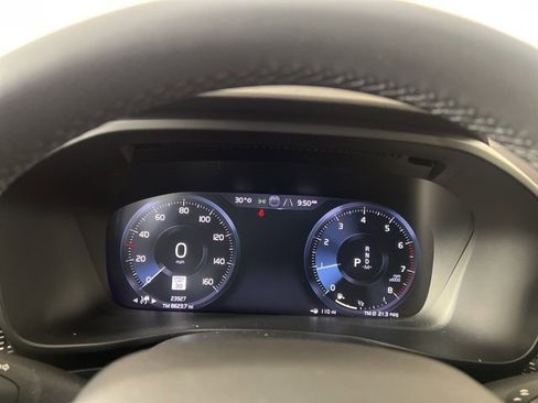 Used 2022 Volvo XC40 T5 R-Design w/ Advanced Package image 23